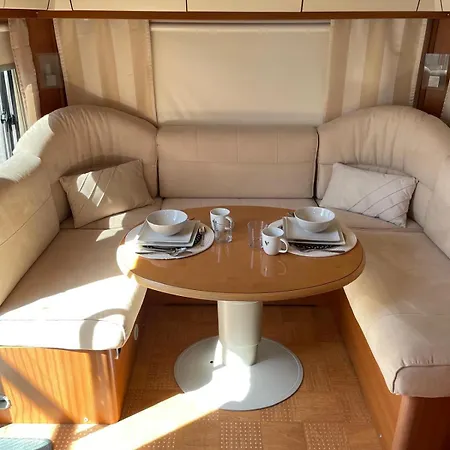 キャンプ場 Caravana Estatica En Mediterraneo
