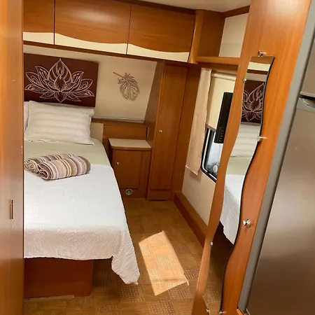 مكان تخييم Caravana Estatica En Mediterraneo كاليبي